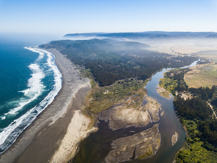 The Coastal-Marine Sanctuary Piedra del Viento y Topocalma is home to six protected surf breaks. With this historic milestone, for the first time, there is official recognition and protection of waves for sport, and it opens the door towards the protection of other Chilean surf breaks. Photo: José Gerstle.