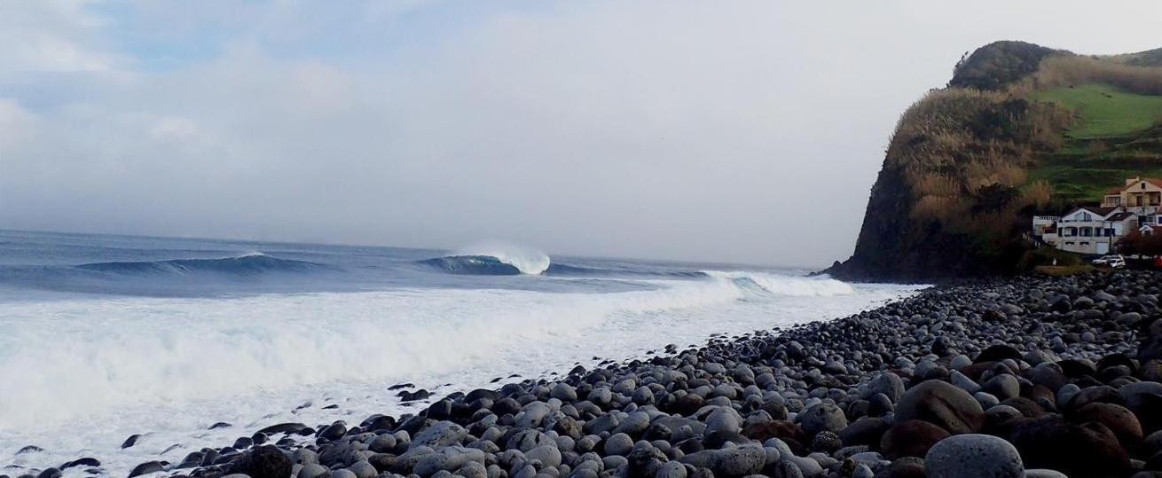 The local wave located on Faial Island, Almoxarife Beach, is under threat from a coastal construction project . Meetings have been held with authorities that have had positive results to stop the execution of the project and to study technical alternatives that generate lesser impacts on the landscape, sea dynamics, sand movement and wave quality. Negotiations are ongoing. Photo: Pedro Tradewind Salgueiro. 